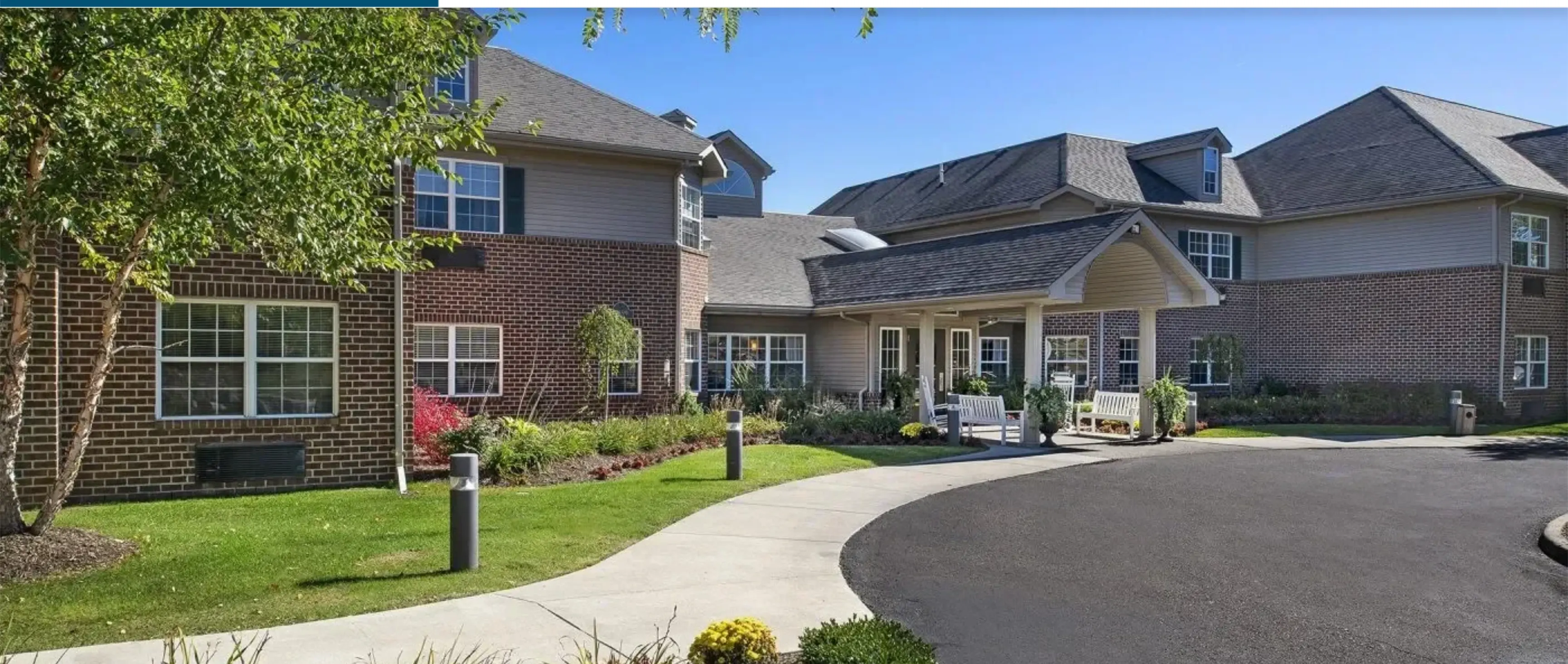 Front entrance of Comfort Cove Senior Living in West Bloomfield, MI